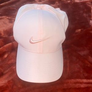 Pink Nike hat never worn